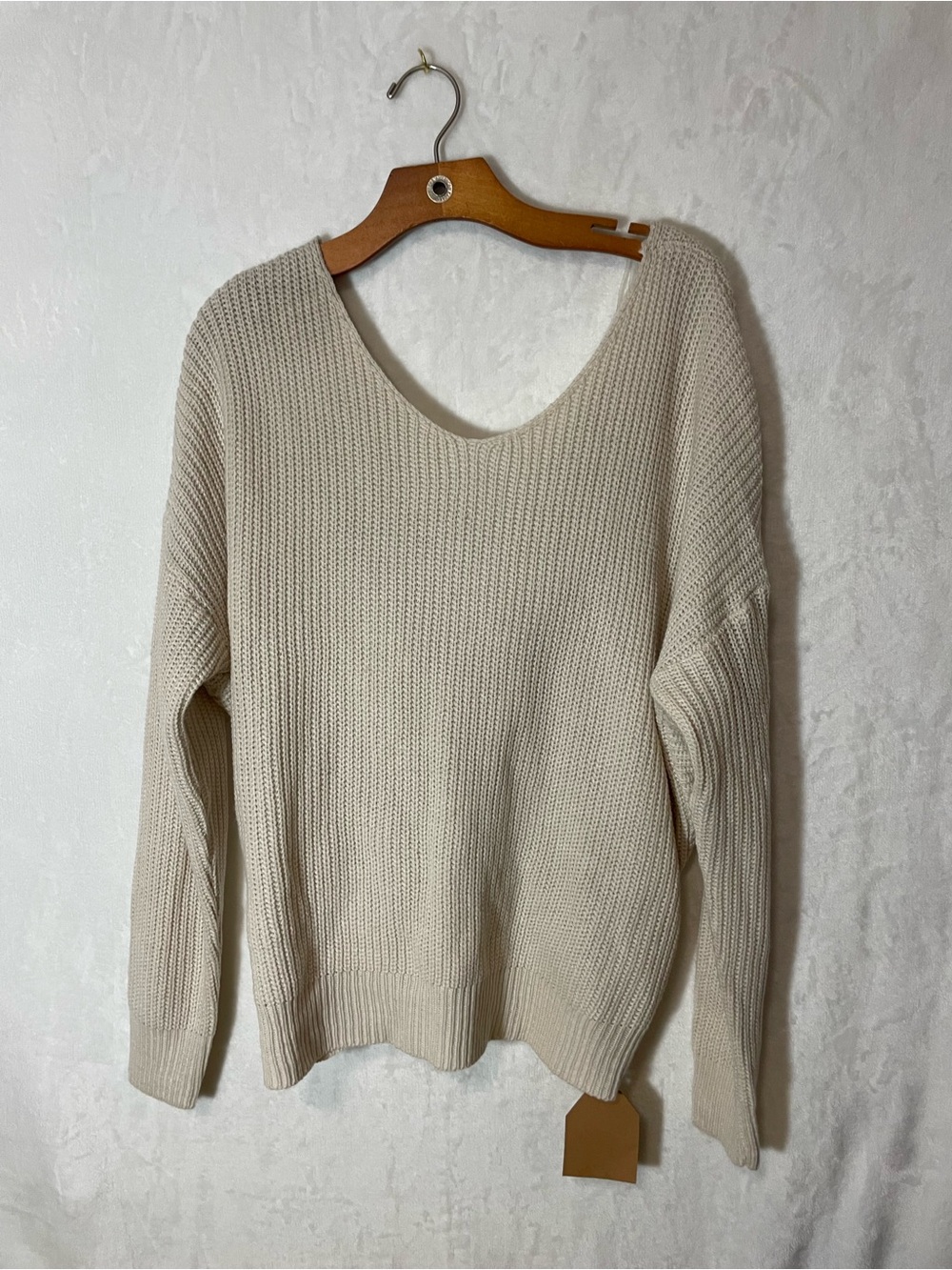 Main Strip Cream V-Neck Ribbed Knit Sweater